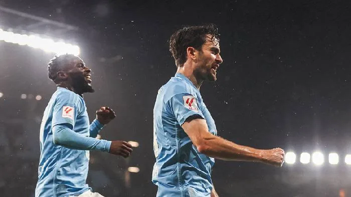 Celta Vigo cùng Las Palmas