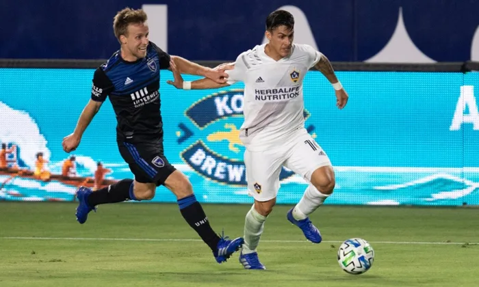 LA Galaxy với San Jose Earthquakes