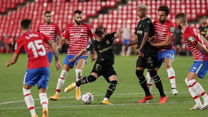 Granada với Alaves