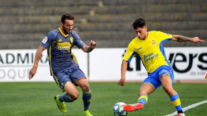 Vallecano cùng Cadiz