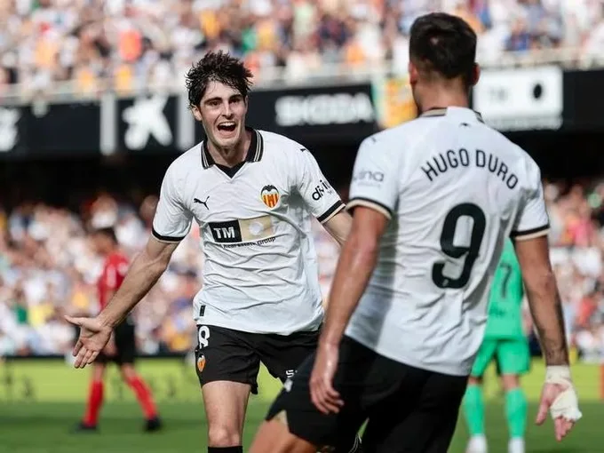 Celta Vigo cùng Valencia