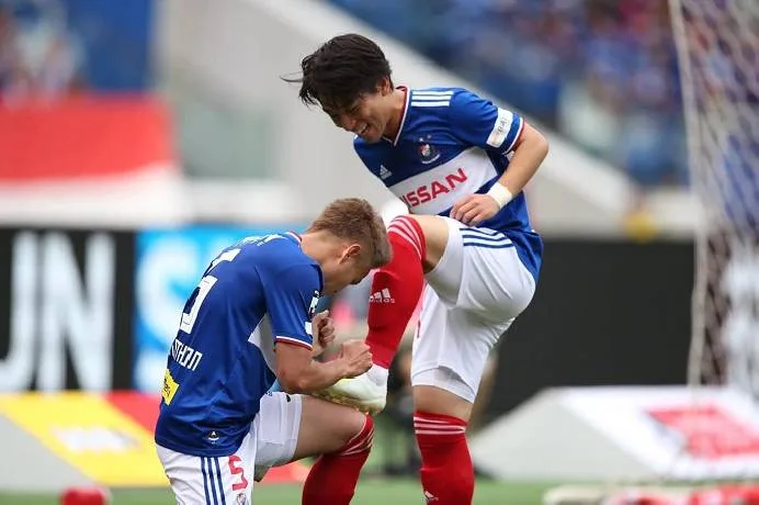 Vissel Kobe với Kyoto Sanga